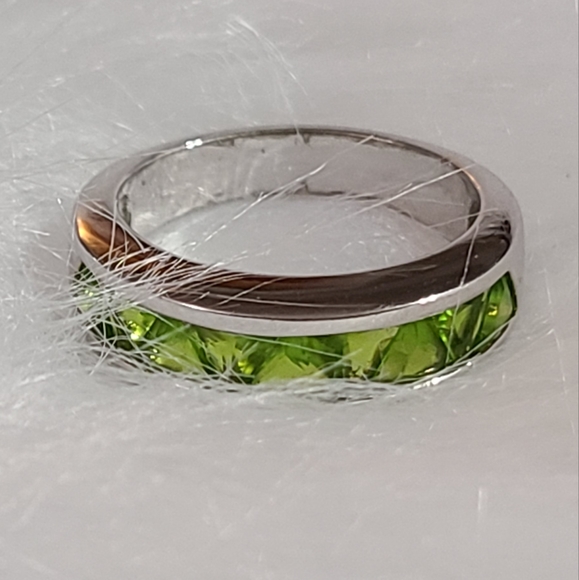 Vintage Suzanne Somers Peridot Mini Trillion Cut Size 8 Silver Ring - Picture 3 of 11